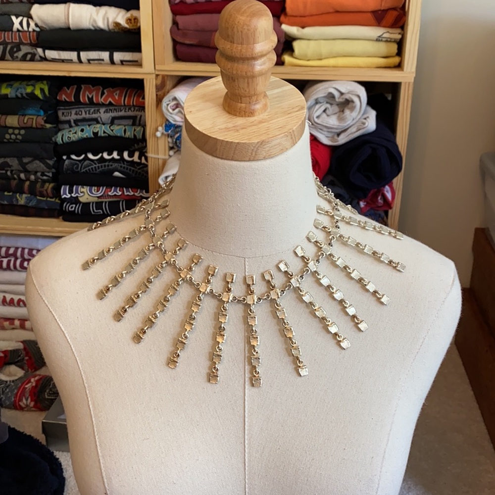 Silver statement necklace - Picture 4 of 6